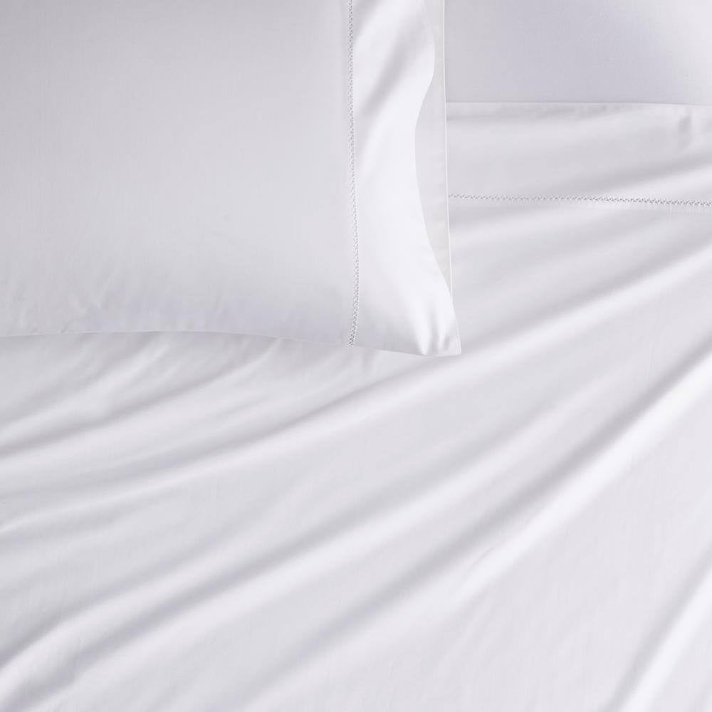 Legends Hotel Organic 4-Piece White Solid 300-Thread Count Cotton Sateen King Sheet Set