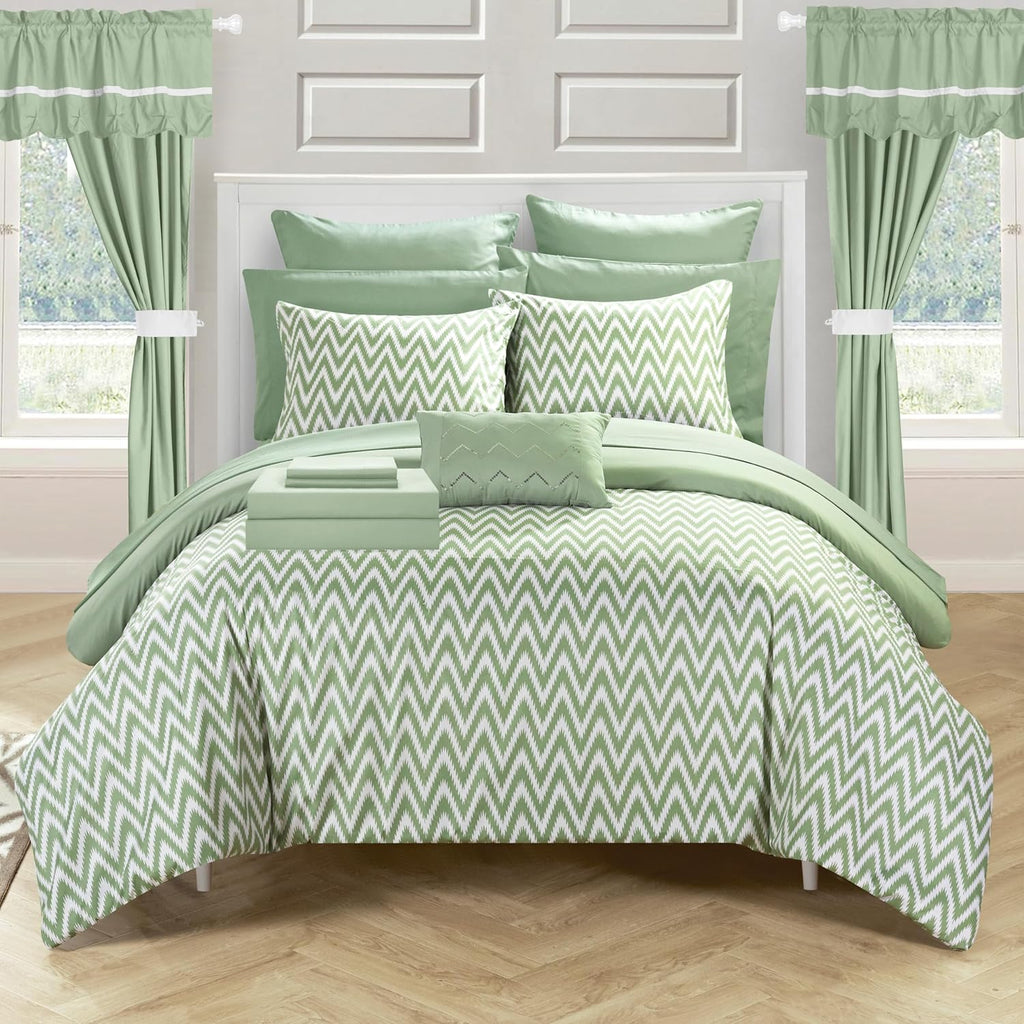 CS0588-AN 20 Piece Jacksonville Complete Bed Room in a Bag Super Pinch Pleated Design Reversible Chevron Pattern Comforter Set, Sheet, Window Treatments and Decorative Pillows, Queen, Green